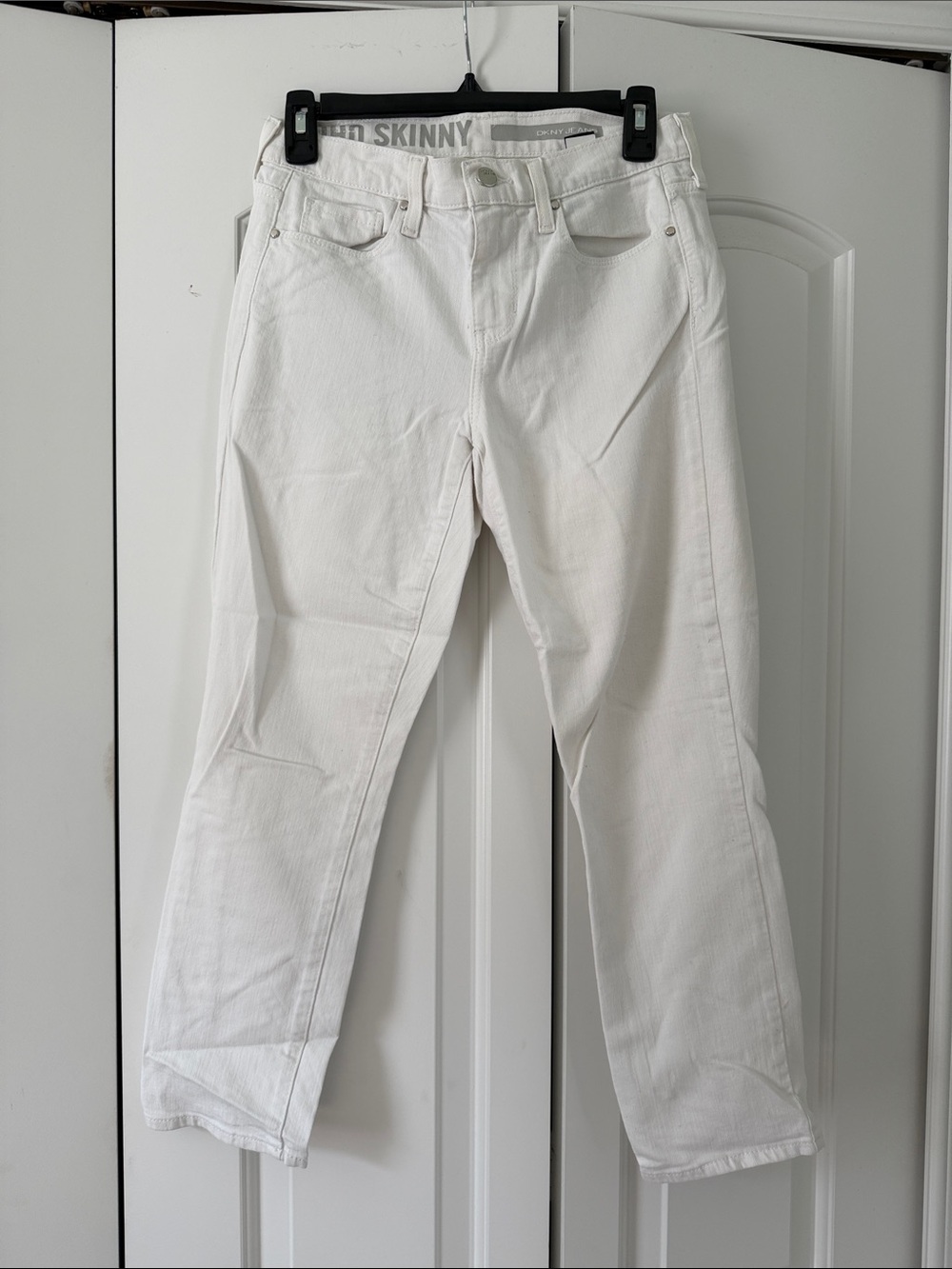 DKNY White Women's Skinny Jeans - Crisp White Slim Fit